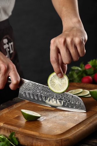 Santoku nůž MASTER 7" o celkové délce 32,3 cm