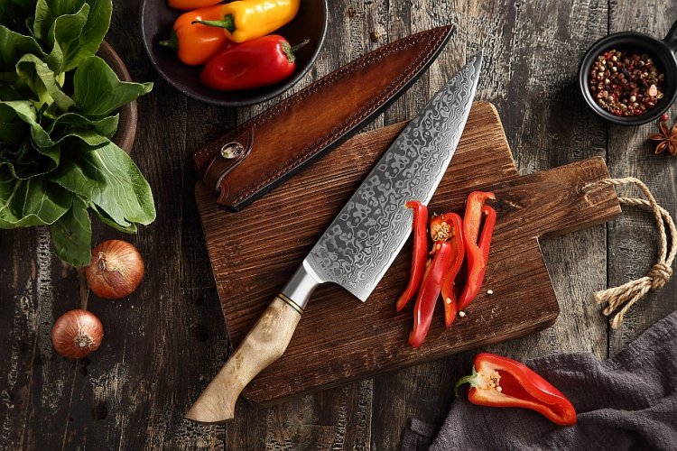 Šéfkuchařský nůž MASTER 8,3" o celkové délce 35,5 cm