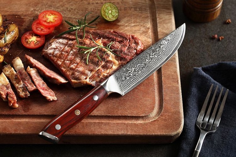 Steakový nůž 5" o celkové délce 23,5 cm