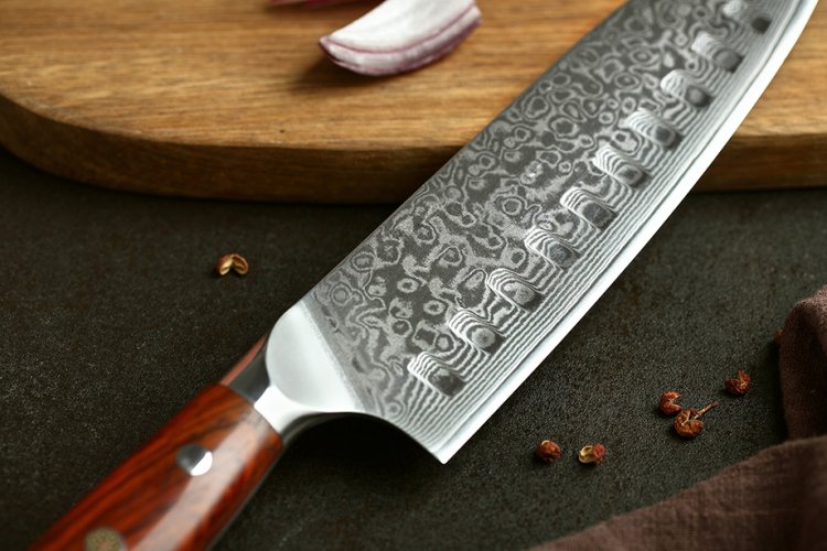 Santoku nůž 7" o celkové délce 31 cm