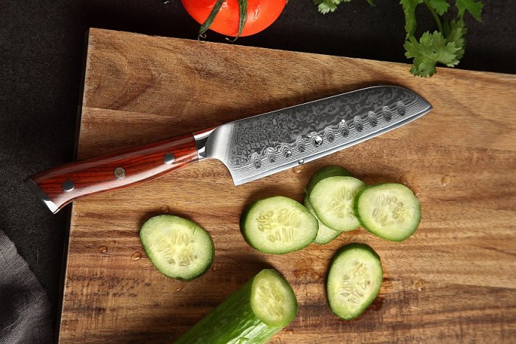 Univerzální nůž santoku 5" o celkové délce 23,5 cm