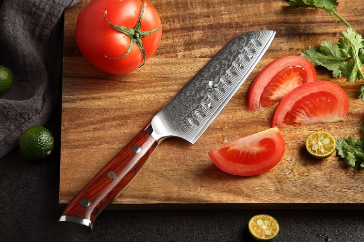 Univerzální nůž santoku 5" o celkové délce 23,5 cm