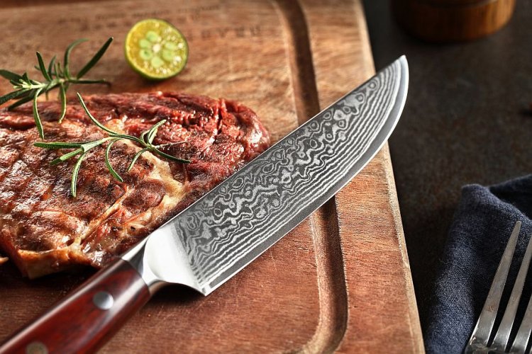 Steakový nůž 5" o celkové délce 23,5 cm
